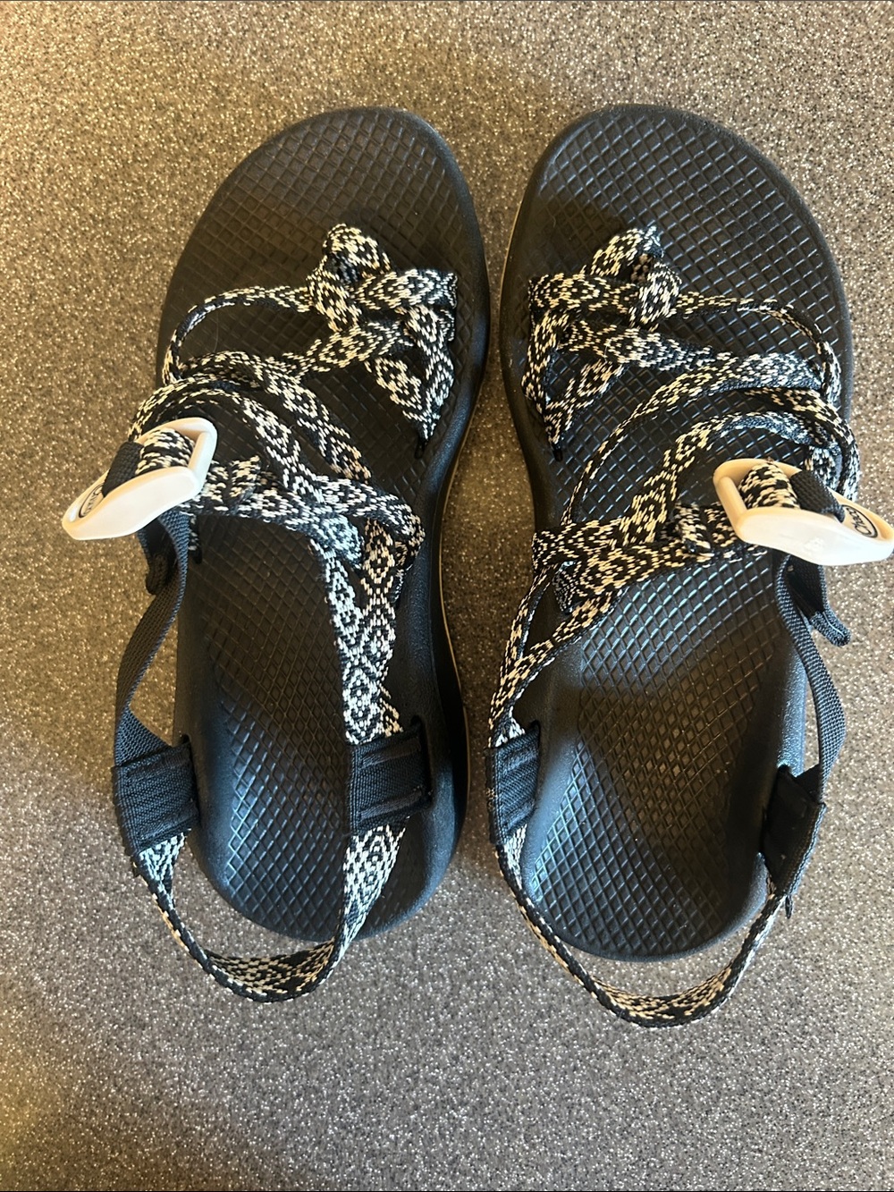 Chaco Cloud Black and Tan Strappy Outdoor Sandals. 9M